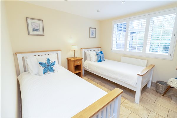 Twin room 